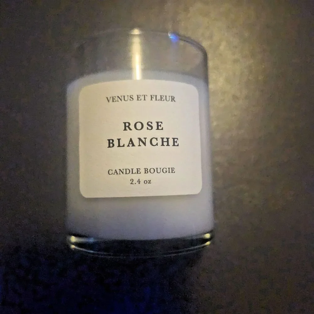 Venus Et Fleur Rose Blanche Votive 2.4 Oz Candle